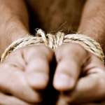 Trenuci koji odlučuju o pitanju života i smrti: KAKO SE PONAŠATI U TALAČKIM SITUACIJAMA? trenuci-koji-odlucuju-o-pitanju-zivota-i-smrti-kako-se-ponasati-u-talackim-situacijama