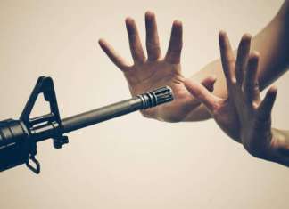 Kako preživeti teroristički napad? Ne pravite se mrtvi, već bežite i tražite zaklon Kako preživeti teroristički napad? Ne pravite se mrtvi, već bežite i tražite zaklon