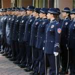 Policija Srbije bogatija za 61 diplomca Kriminalističko-policijske akademije Ministar Stefanović je uručio rešenje o prijemu u radni odnos 61-om diplomcu Kriminalističko-policijske akademije