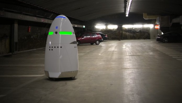 Roboti i softveri za prepoznavanje lica daju novu dimenziju bezbednosti tržnih centara