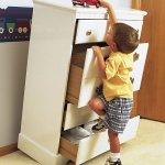 „Smrtonosna” komoda ipak ostaje u Srbiji „Smrtonosna” komoda ipak ostaje u Srbiji „Smrtonosna” komoda ipak ostaje u Srbiji