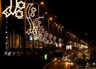 Beogradski vozači uz novogodišnju rasvetu dobili i nove saobraćajne kamere Beogradski vozači uz novogodišnju rasvetu dobili i nove saobraćajne kamere