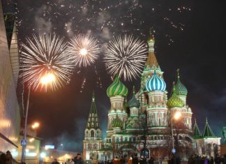Moskvu za doček obezbeđuje skoro 50.000 ljudi!