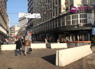 Praznične pripreme: Beograd dobio betonske barikade za bezbednost pešaka Praznične pripreme: Beograd dobio betonske barikade za bezbednost pešaka