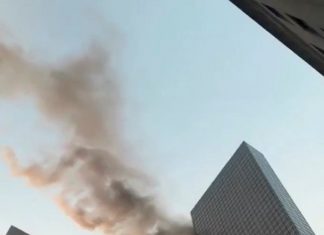 Gorela Trampova kula na Menhetnu, dve osobe povređene Gorela Trampova kula na Menhetnu, dve osobe povređene