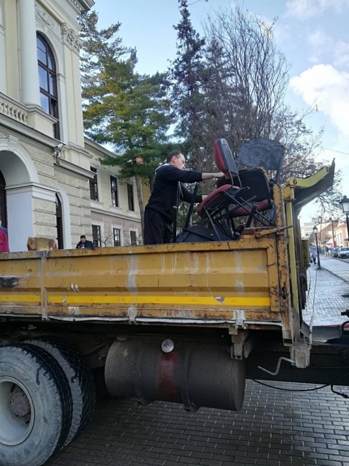 Izgorela jedna od najstarijih Gimnazija u Srbiji, požar najverovatnije podmetnut