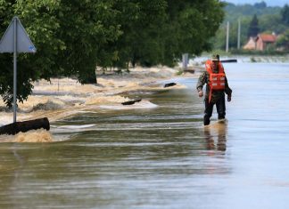 Nezapamćene poplave u Hrvatskoj! Ceo region u pripravnosti Nezapamćene poplave u Hrvatskoj! Ceo region u pripravnosti