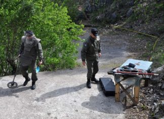 Ruski demineri nastavljaju da uklanjaju neeksplodirana ubojita sredstva Ruski demineri nastavljaju da uklanjaju neeksplodirana ubojita sredstva