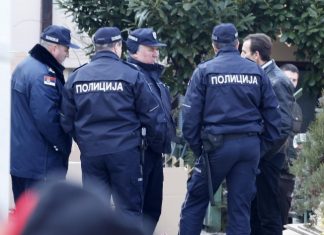 Zašto je kod policijskih službenika povišen rizik od suicida? Zašto je kod policijskih službenika povišen rizik od suicida?