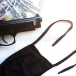 OPREZ! PLJAČKAŠI KORISTE HIRUŠKE MASKE! OPREZ! PLJAČKAŠI KORISTE HIRUŠKE MASKE!