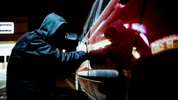 Evo šta treba da znate: Favorizovane metode lopova u krađi vozila!