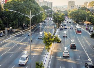 5G tehnologija – rešenje saobraćajnih gužvi