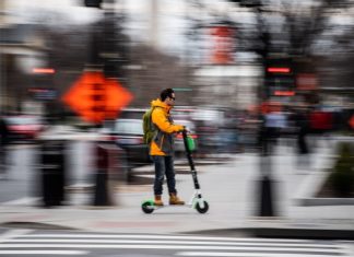 PEŠACI, STRPLJENJE! Električni trotineti uskoro prelaze na kolovoz, moguće polaganje PSP testa pesaci-strpljenje-elektricni-trotineti-uskoro-prelaze-na-kolovoz-moguce-polaganje-psp-testa