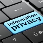 Nedelja privatnosti 2023: Koliko kaskamo za tehnološkim razvojem? nedelja-privatnosti-2023-koliko-kaskamo-za-tehnoloskim-razvojem