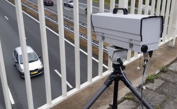 na-nemacke-puteve-stizu-kamere-koje-snimaju-upotrebu-mobilnog-telefona-u-voznji