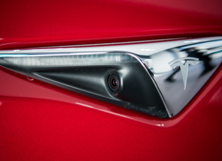 Zaposleni u kompaniji Tesla tajno uzimali i delili privatne video zapise iz vozila Zaposleni u kompaniji Tesla tajno uzimali i delili privatne video zapise iz vozila