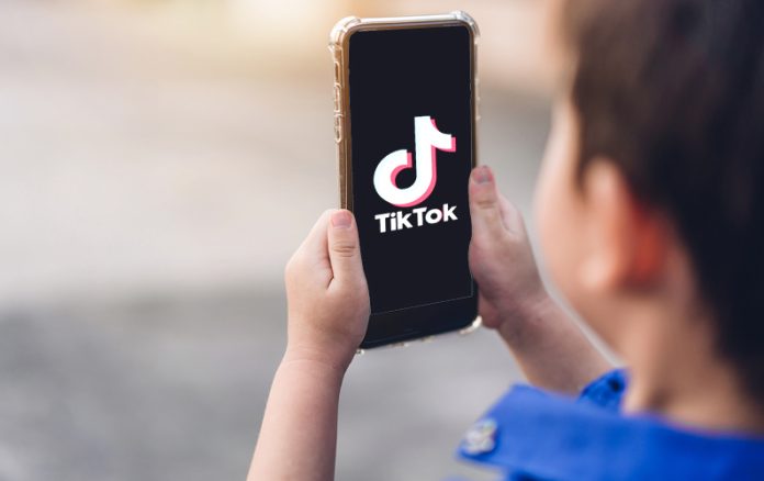 tiktok-opet-na-tapetu-skupi-penali-zbog-povrede-privatnosti-dece