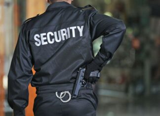 KO SME DA NADZIRE GRAĐANE? Zašto privatno obezbeđenje ne može biti „nova policija“ KO SME DA NADZIRE GRAĐANE? Zašto privatno obezbeđenje ne može biti "nova policija"