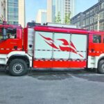 Dvoglavi vatrogasni kamion za hitne intervencije u visokorizičnim uslovima Dvoglavi vatrogasni kamion za hitne intervencije u visokorizičnim uslovima