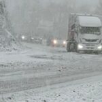 CRVENI METEO ALARM U SRBIJI: Sneg i ledena kiša otežavaju saobraćaj, kritične deonice pod pojačanim nadzorom CRVENI METEO ALARM U SRBIJI: Sneg i ledena kiša otežavaju saobraćaj, kritične deonice pod pojačanim nadzorom