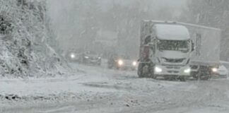 CRVENI METEO ALARM U SRBIJI: Sneg i ledena kiša otežavaju saobraćaj, kritične deonice pod pojačanim nadzorom CRVENI METEO ALARM U SRBIJI: Sneg i ledena kiša otežavaju saobraćaj, kritične deonice pod pojačanim nadzorom