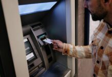 „Cash trapping“ – Novi metod krađe na bankomatima: Ako novac ne izađe, ne odlazite „Cash trapping“ - Novi metod krađe na bankomatima: Ako novac ne izađe, ne odlazite